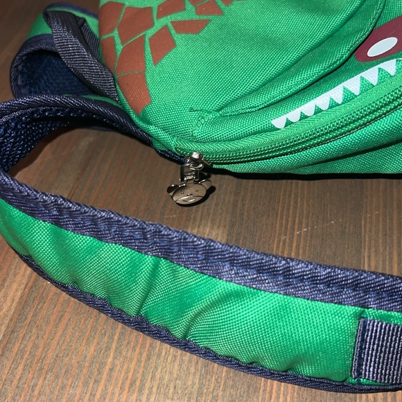 Mini dinosaur backpack - Picture 4 of 4